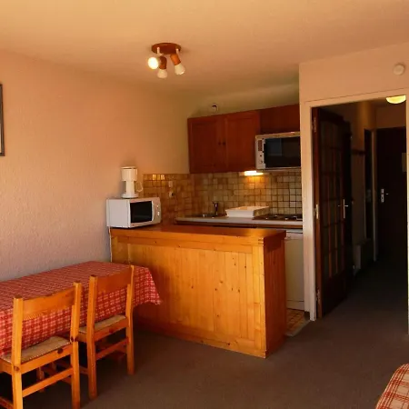 Apartment 4 Pers, Pieds Des Pistes, Proche Commerces, Balcon, Vue Sur Montagnes - Fr-1-297-30 *
